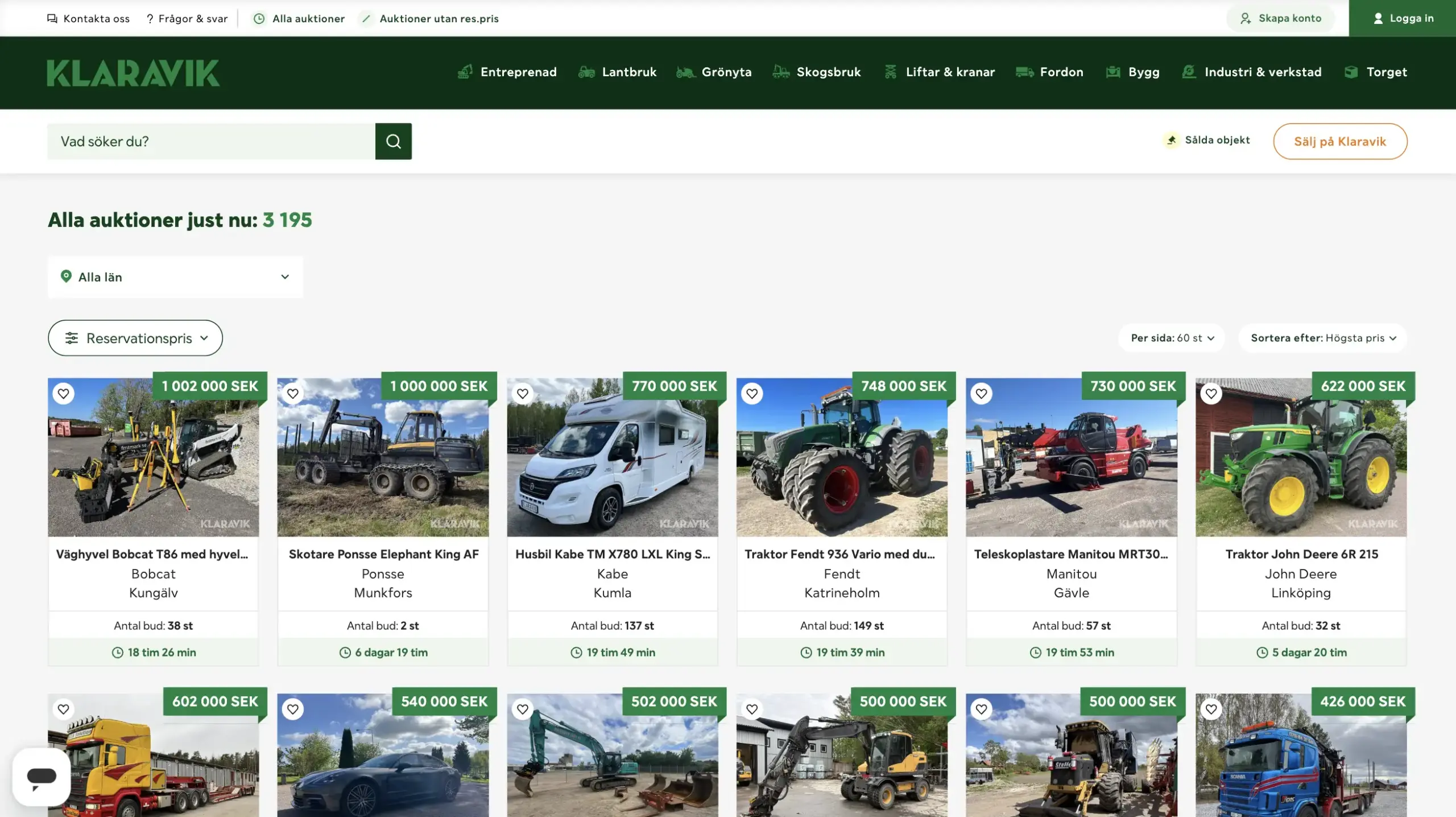 Skärmbild över sidan för Akutioner på Klaravik. Ett flöde över aktuella auktioner med bilder och kort text.