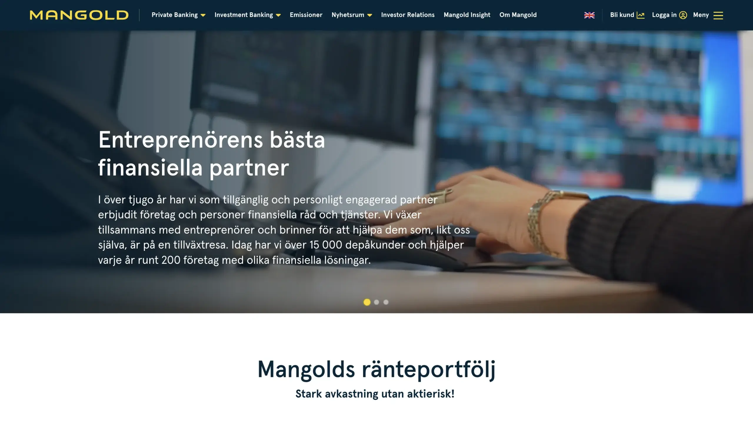 Skärmbild över startsidan för Mangold Fondkommision AB. En bakgrundsbild på händer på en person som arbetar, med mjuk övertoning och ljus text.