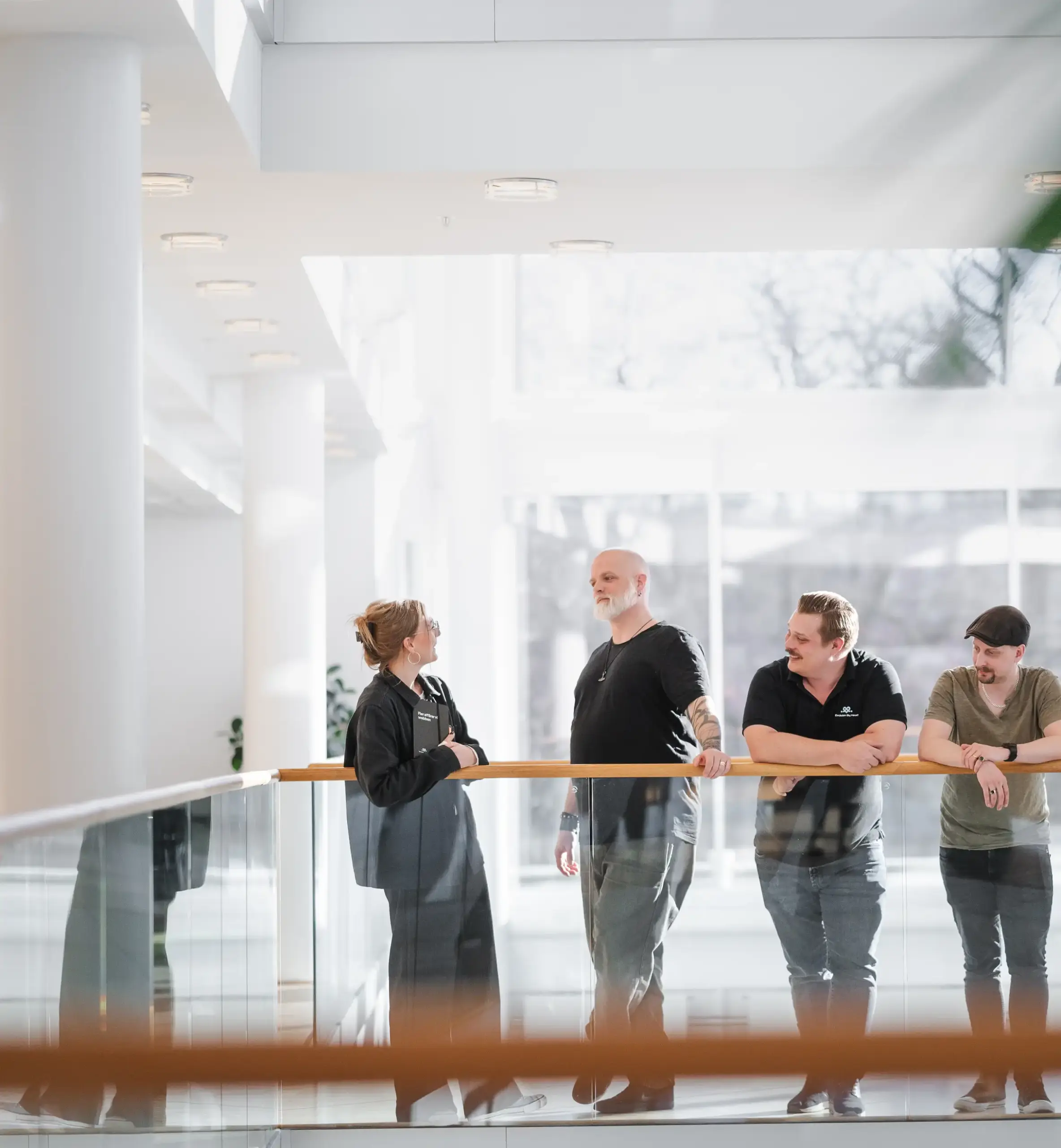 Teamet på vår webbyrå Decision By Heart i ett samtal bakom kulisserna.