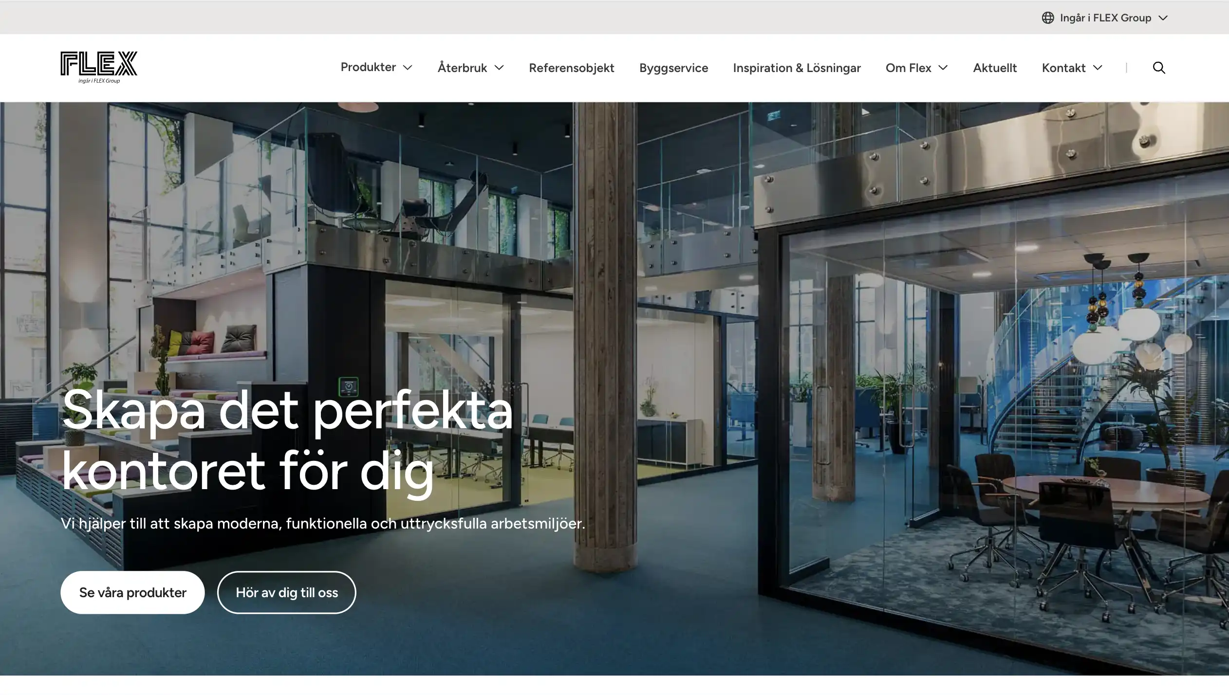En skärmbild som visar startsidan på FLEX Interior Systems webbplats. En stor bakgrundsbild med overlay och ljusare text.